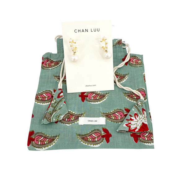 CHAN LUU Maiden Hoop Earrings in White Pearl - Picture 4 of 11